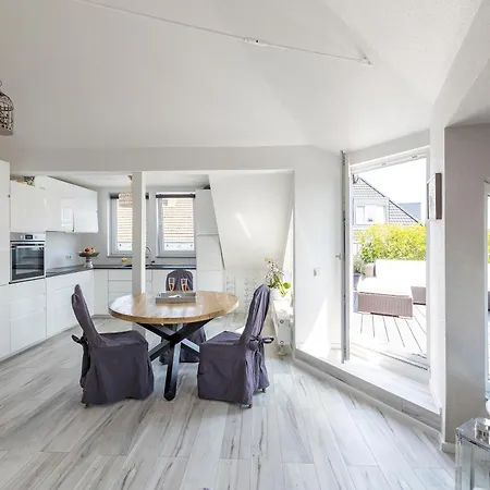 Penthouse With Whirlpool Апартаменты *