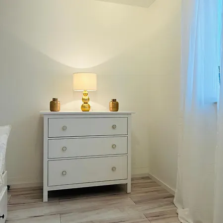 Apartment Penthouse With Whirlpool Central Dusseldorf