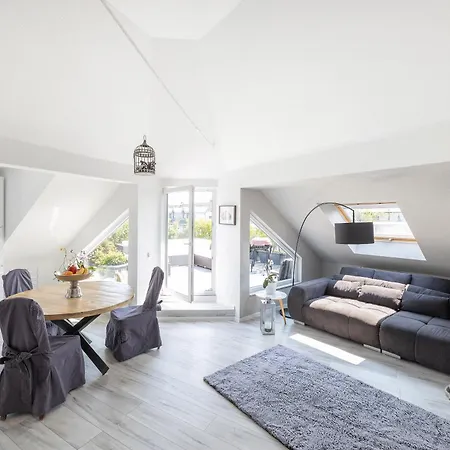 Penthouse With Whirlpool Central *
