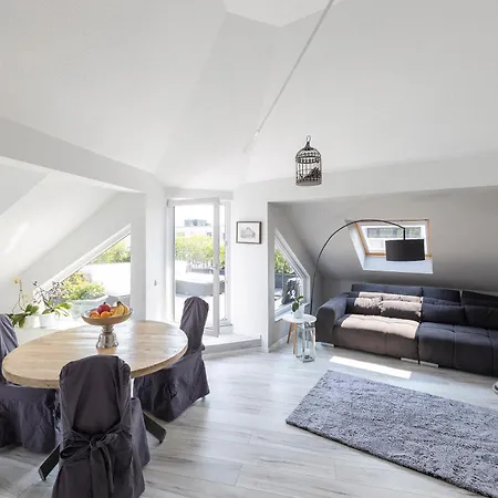 Penthouse With Whirlpool Central Apartment